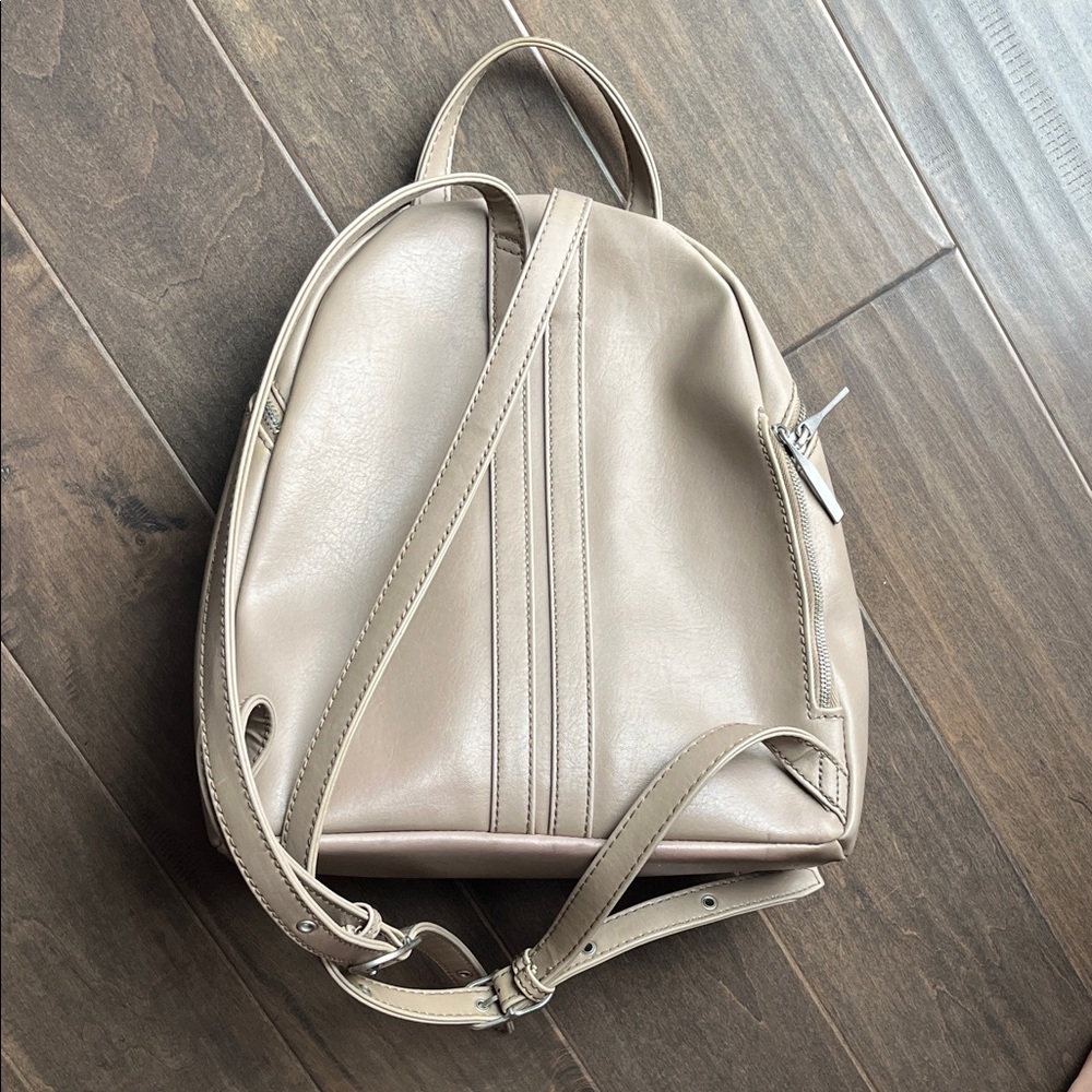 Matt & Nat Aries Sand Backpack for Women - Picture 4 of 6